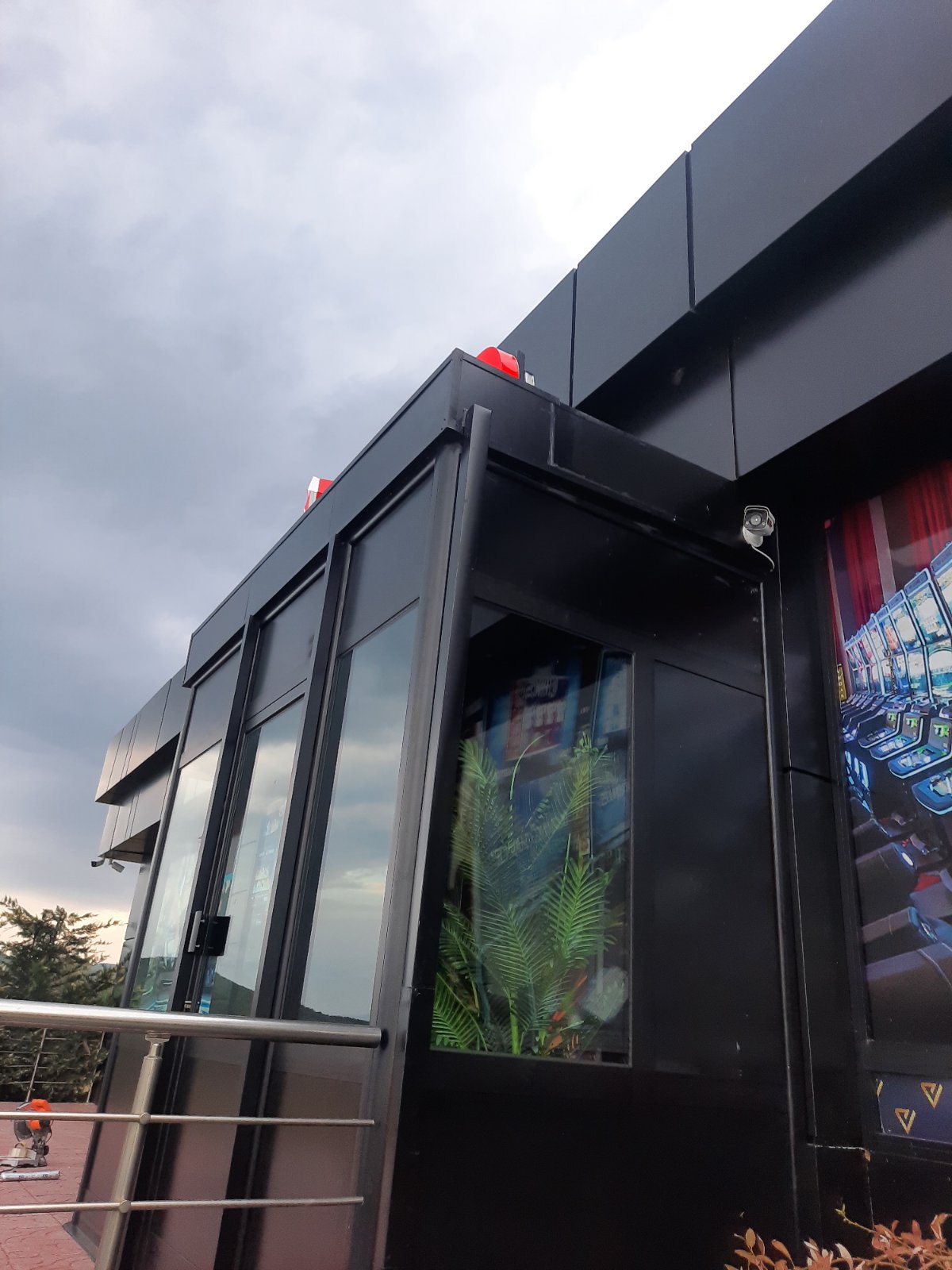 IMG-c3f2fb4ced6f10436c41576958a5c17d-V