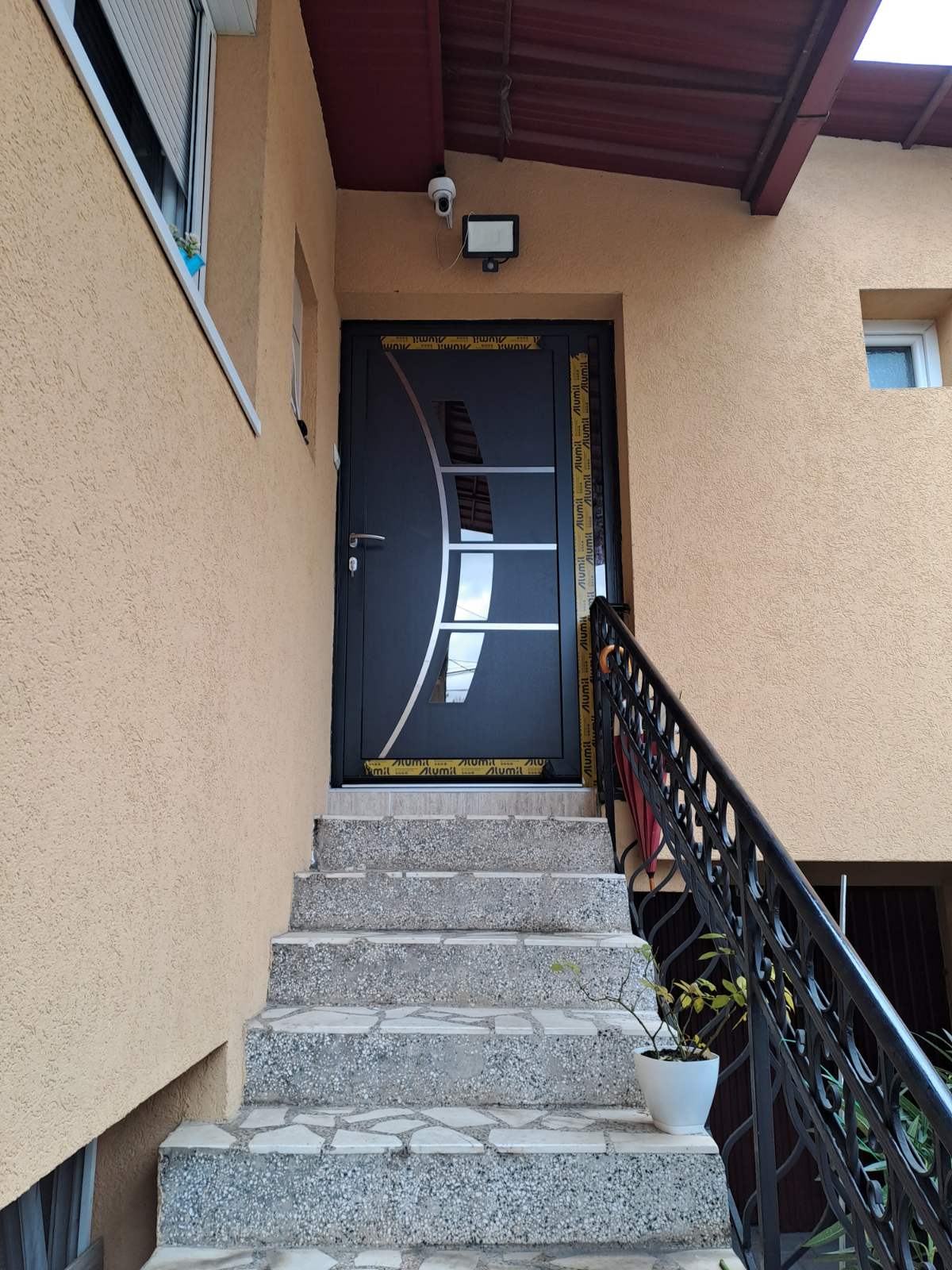 IMG-e2b6c0b63f077f305b50293253d9026a-V